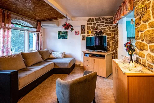 Four-story house in Sutomore with a beautiful sea view